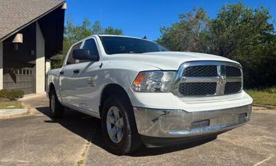 2023 Ram 1500 SLT