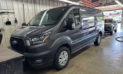 2023 Ford Transit Base