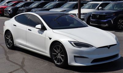 2021 Tesla Model S Plaid