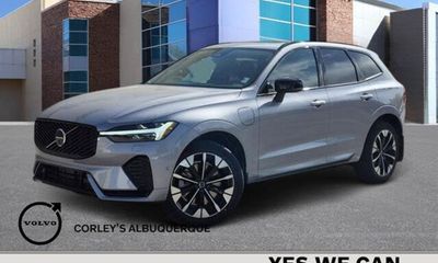2026 Volvo XC60 Plus Dark