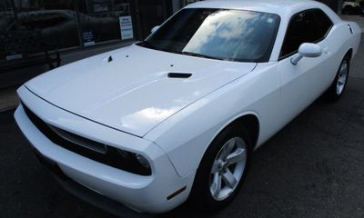 2014 Dodge Challenger Base