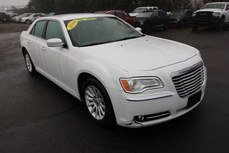 2014 Chrysler 300 — a typically priced live listing