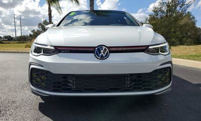 2022 Volkswagen Golf GTI SE
