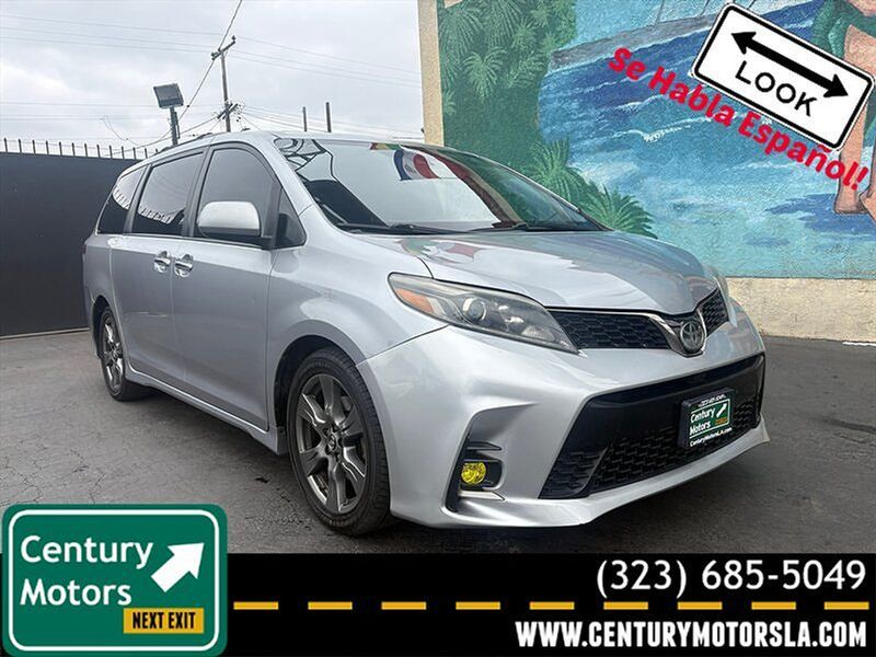 2018 Toyota Sienna — a typically priced live listing