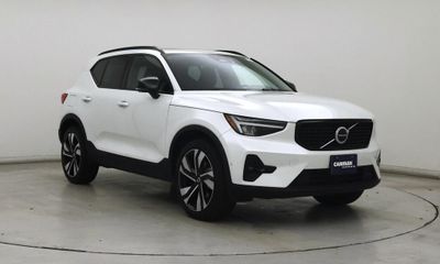 2024 Volvo XC40 Plus Dark