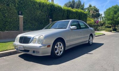 2002 Mercedes-Benz E-Class E320