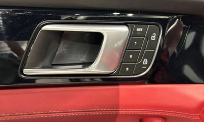 2023 Porsche Panamera 4 Platinum