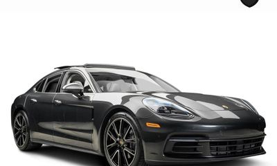 2018 Porsche Panamera Base 4
