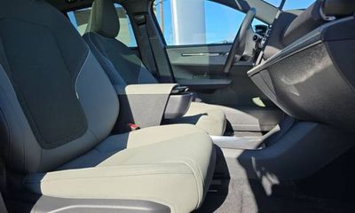 2026 Volvo EX30 CC Ultra