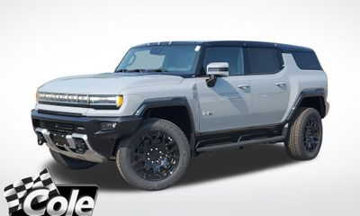 2025 GMC Hummer EV SUV 2X
