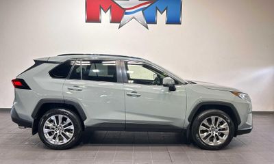 2019 Toyota RAV4 XLE Premium