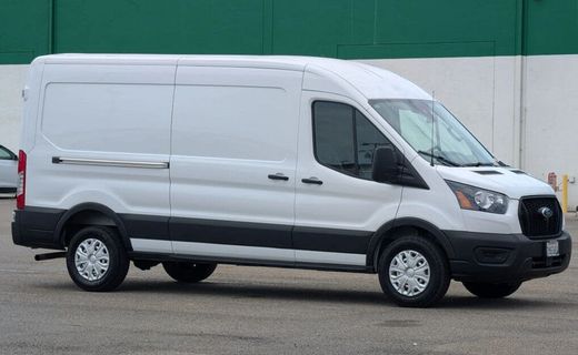 2025 Ford Transit Medium Roof