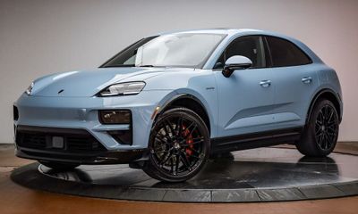 2025 Porsche Macan Turbo Electric