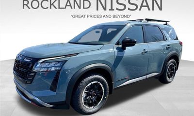2026 Nissan Pathfinder SV