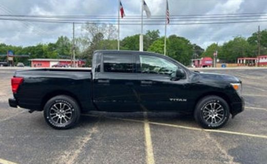 2022 Nissan Titan SV