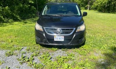 2012 Volkswagen Routan SE