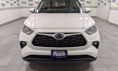 2020 Toyota Highlander LE