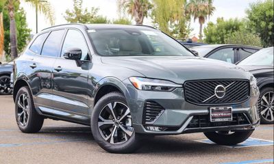 2026 Volvo XC60 Core
