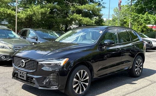 2023 Volvo XC60 Plus Dark