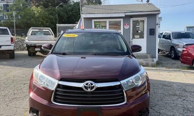 2016 Toyota Highlander Base