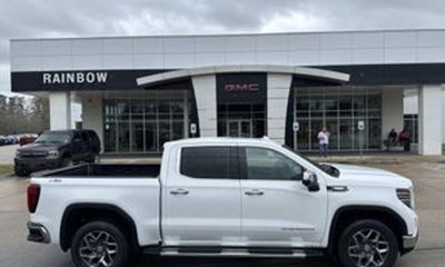 2026 GMC Sierra SLT