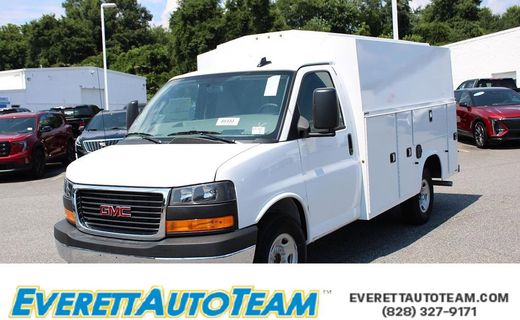 2025 GMC Savana 3500 139 Cutaway