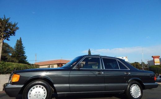 1991 Mercedes-Benz 300 SE