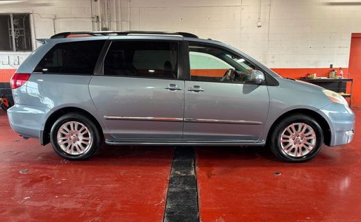 2008 Toyota Sienna XLE