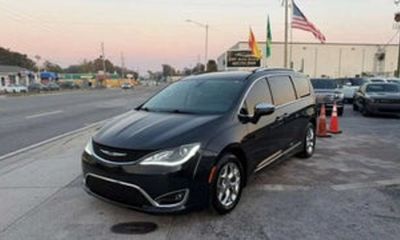 2017 Chrysler Pacifica Touring L Plus