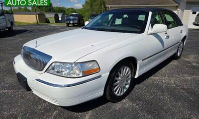 2003 Lincoln Town CAR Signature