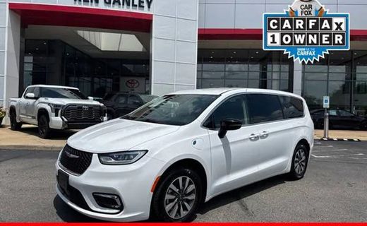 2024 Chrysler Pacifica Select