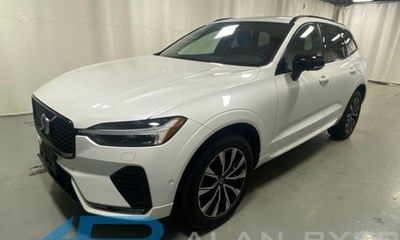 2023 Volvo XC60 Plus Dark