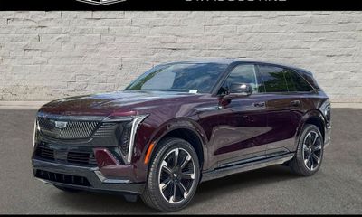 2025 Cadillac Escalade IQ Sport 2