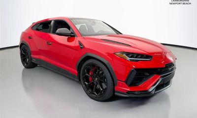 2024 Lamborghini Urus Performante