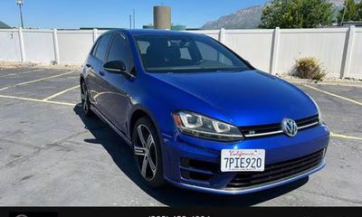 2016 Volkswagen Golf R Base W DCC