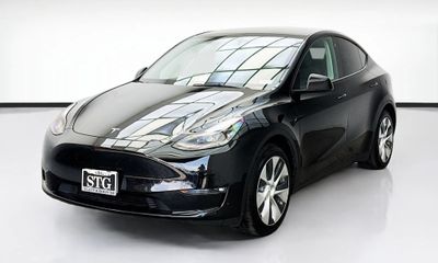 2023 Tesla Model Y Long Range
