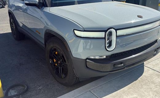 2022 Rivian R1S Launch Edition
