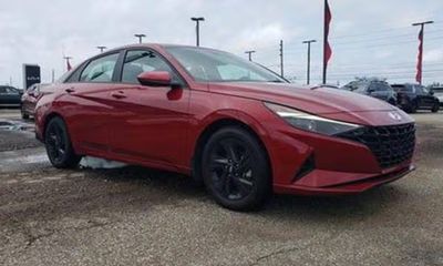 2022 Hyundai Elantra Blue