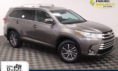 2019 Toyota Highlander SE XLE