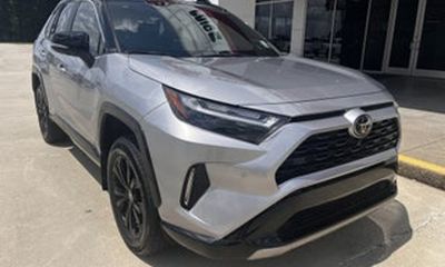 2025 Toyota RAV4 XSE