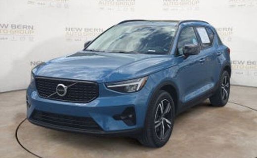 2024 Volvo XC40 Plus Bright
