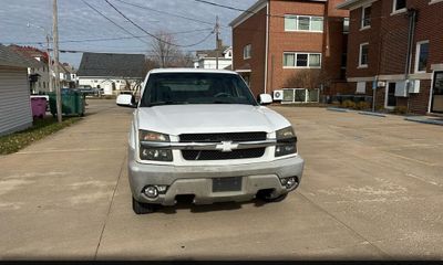 2003 Chevrolet Avalanche Unspecified