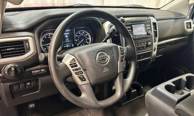 2018 Nissan Titan SV