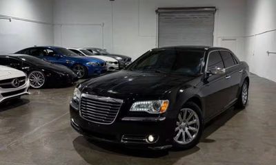 2014 Chrysler 300 300C