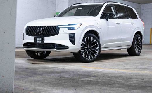 2026 Volvo XC90 Ultra Dark