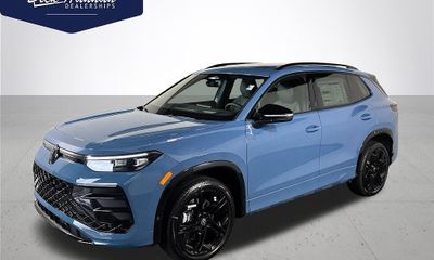 2025 Volkswagen Tiguan 4 Motion SE