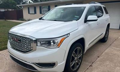 2017 GMC Acadia Denali