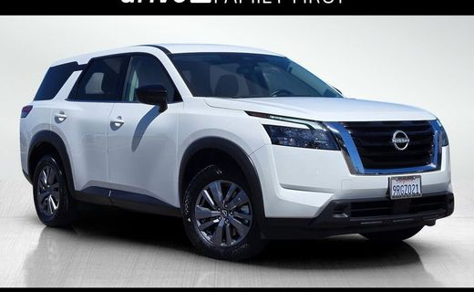2025 Nissan Pathfinder S