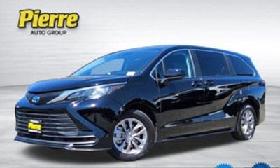 2026 Toyota Sienna LE