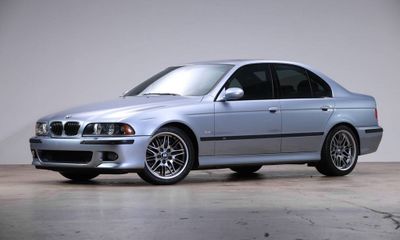 2003 BMW M5